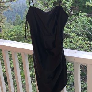 Im selling this beautiful black dress